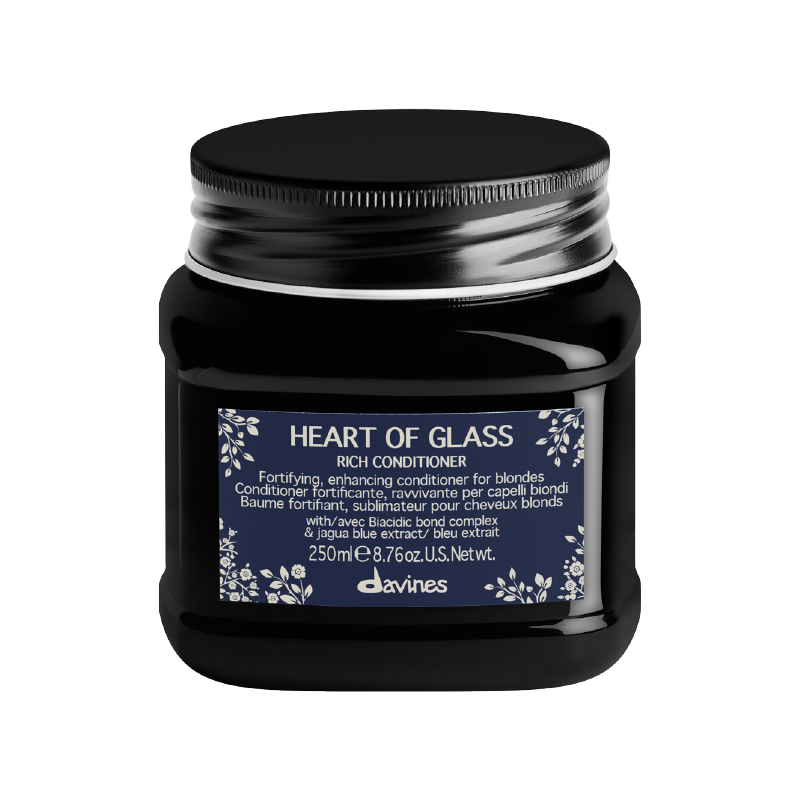 Acondicionador perfecto para cabello rubio. Suaviza y nutre con ingredientes únicos: enlace biacídico, extracto de baobab y Jagua azul. Aplica en cabello húmedo, espera 10-15 min, desenreda suavemente y enjuaga. Resultado: cabello radiante y revitalizado. ¡Prueba y dale a tu melena el cuidado que merece!