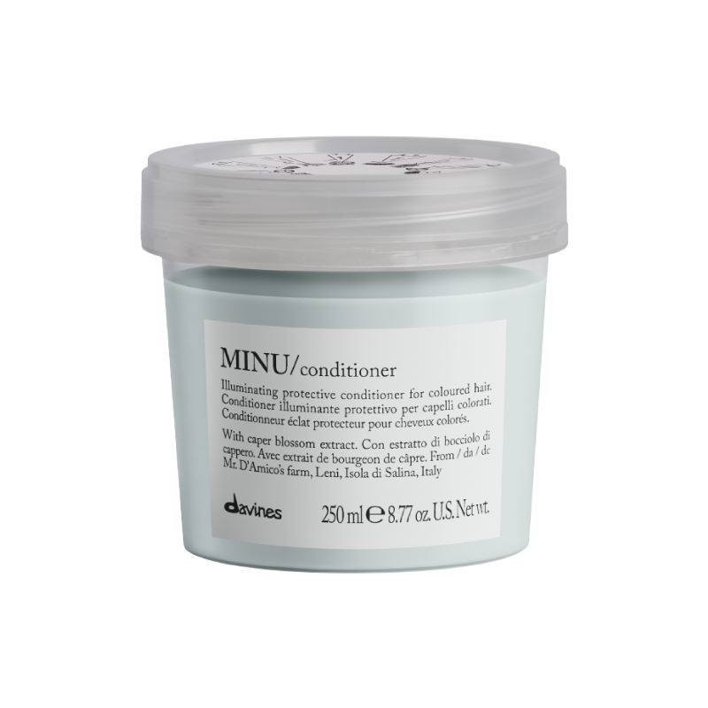 Soy Minu, no por miniatura, sino por ser el acondicionador que nutre, suaviza y cuida tu pelo con color cosmético. Ayudo a que dure más, se vea brillante, sedoso y suave. Úsame sin importar tu textura. ¿CÓMO ME APLICAS?: En pelo húmedo, después de lavar con Minu shampoo y mascarilla, aplícame 1 cm debajo de raíz o de medios a puntas. Desenreda bien y enjuaga completamente.