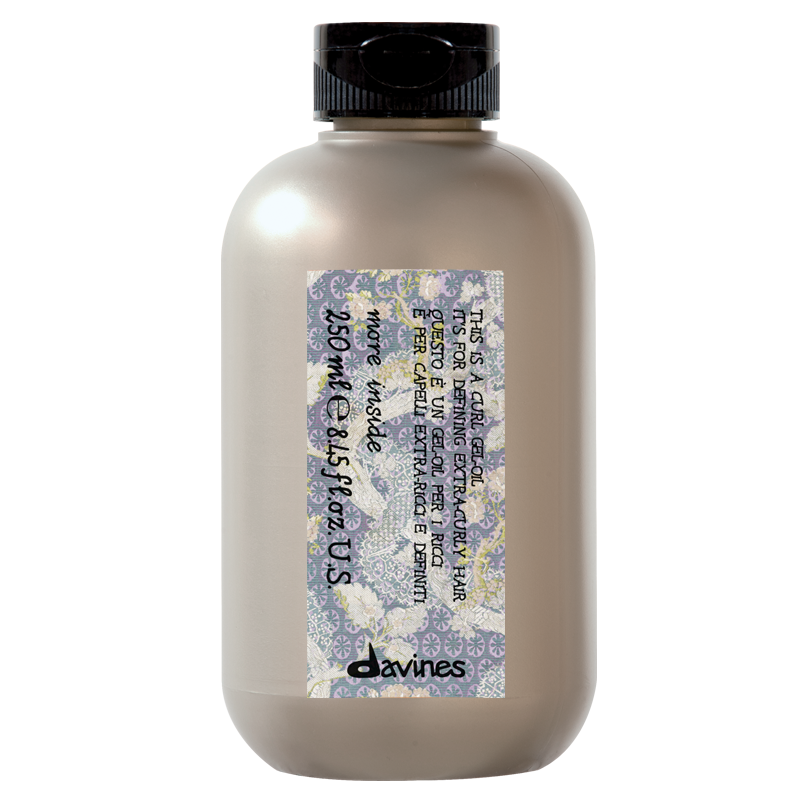 Es una mezcla única de gel y aceite... El aliado perfecto para definir, fijar, dar brillo y controlar el frizz. Experimenta una combinación poderosa que transformará tu cabello.
