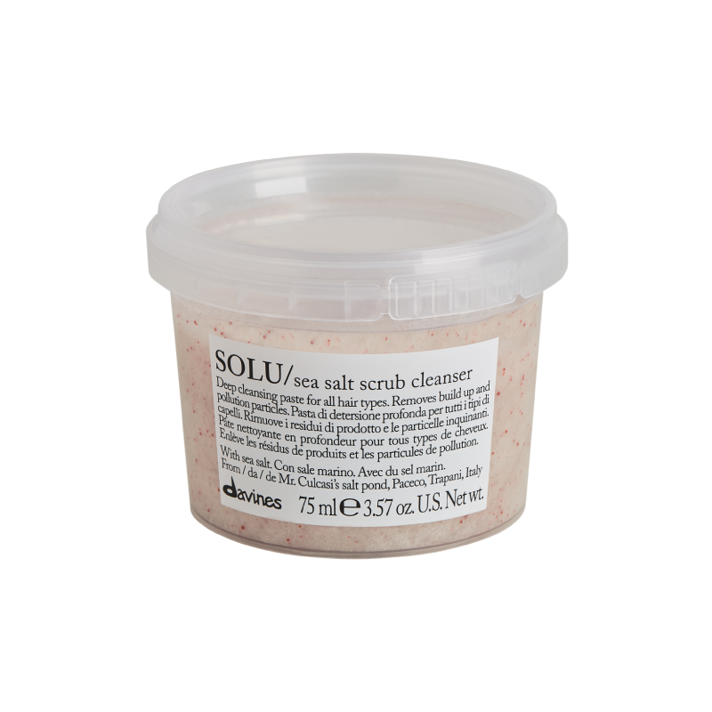 Descubre Solu Scrub, la mascarilla exfoliante de sal marina que revitalizará tu cuero cabelludo. Con su fórmula única, refrescará y purificará tu cuero cabelludo, eliminando las impurezas y ayudando a controlar la grasa por más tiempo. Además, disfrutarás de su irresistible aroma y su agradable textura. Aplicar Solu Scrub es muy sencillo. Simplemente, humedece tu cabello y aplica la mascarilla exfoliante en el cuero cabelludo, masajeando suavemente con movimientos circulares.