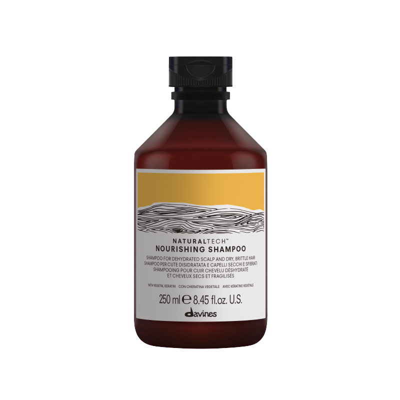 Soy Nourishing, el shampoo que combina belleza y tecnología. Hidrato y nutro tu pelo y cuero cabelludo seco. Además, reparo el daño y la fragilidad con mi fórmula de proteína de arroz, queratina vegetal y aminoácidos. Confía en mí para revitalizar y fortalecer tu cabello.